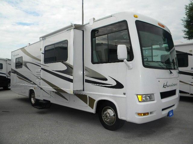 Used 2010 Fourwinds Hurricane 31D Class A - Gas For Sale